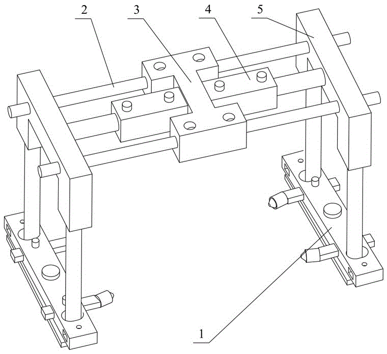 Self-adjusting robot clamping jaw for grabbing hubs