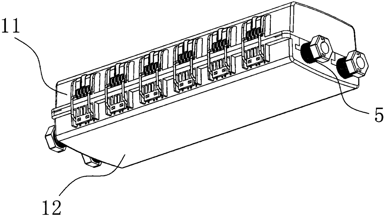 Optical cable sealing structure with elastic extrusion sealing function