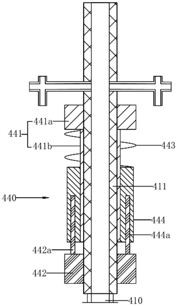 A raw material impurity removal and screening device for grain and oil processing