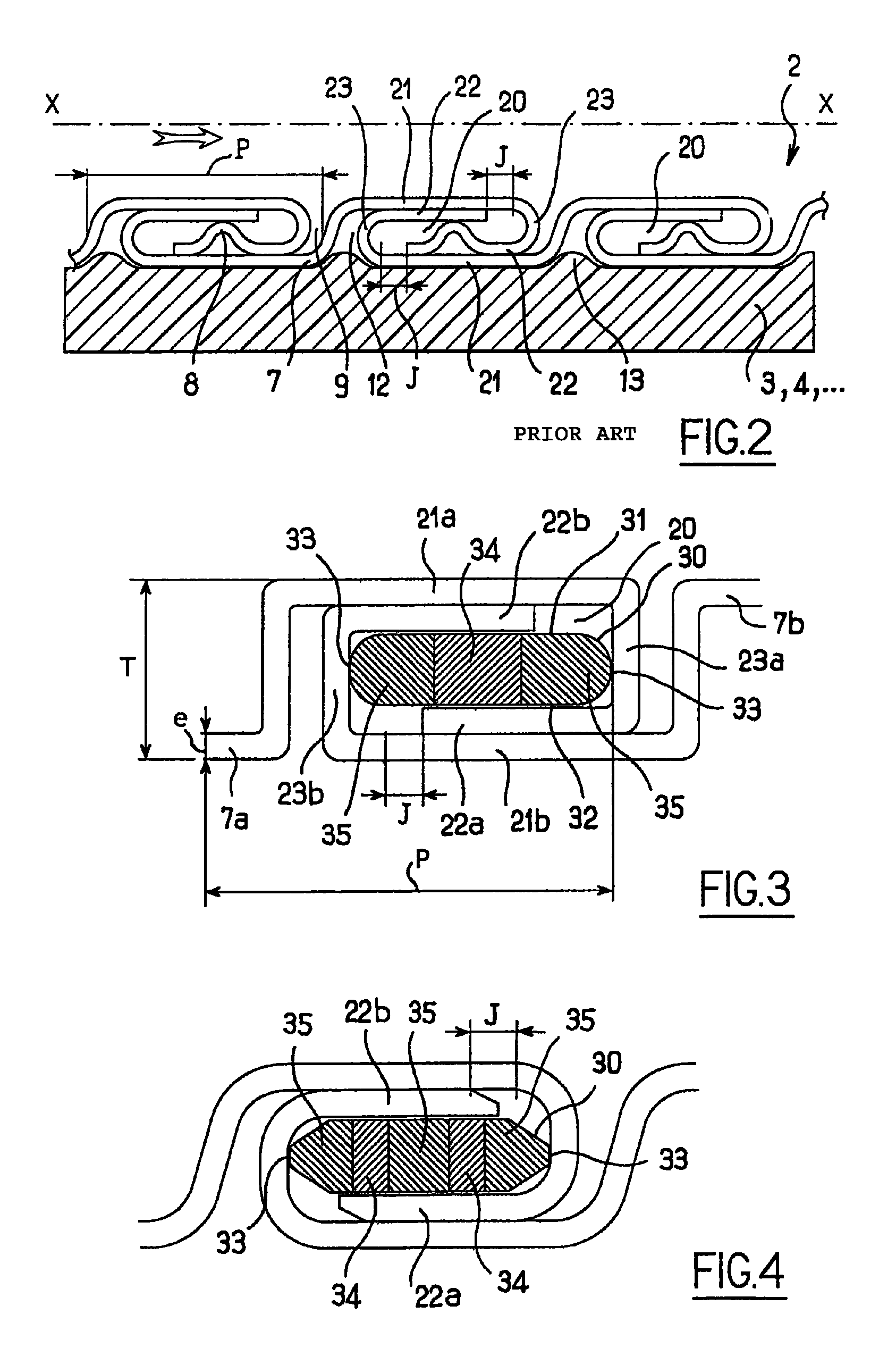 Flexible pipe for transporting hydrocarbons, which includes a tubular pipe carcass made of interlocked metal strip