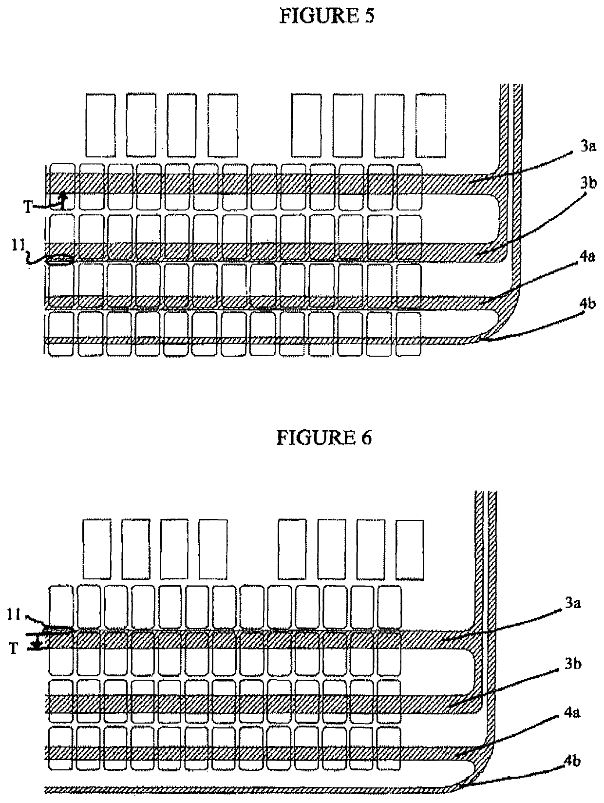 Contactless smart card comprising an antenna optimized to allow embossing of characters