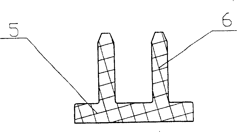 Winding-proof cloth-baffle device for flat knitting machine