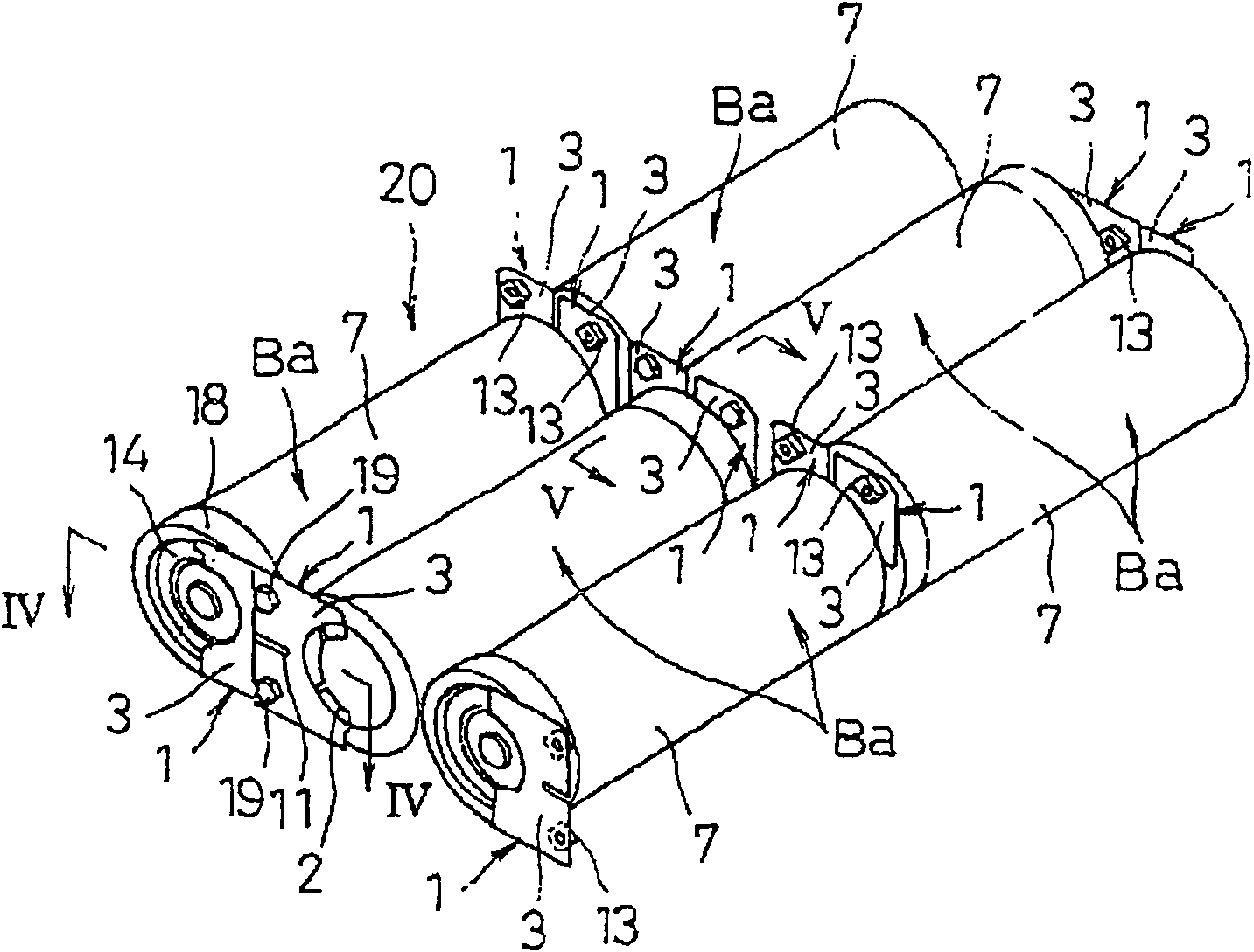 Connection structure between batteries