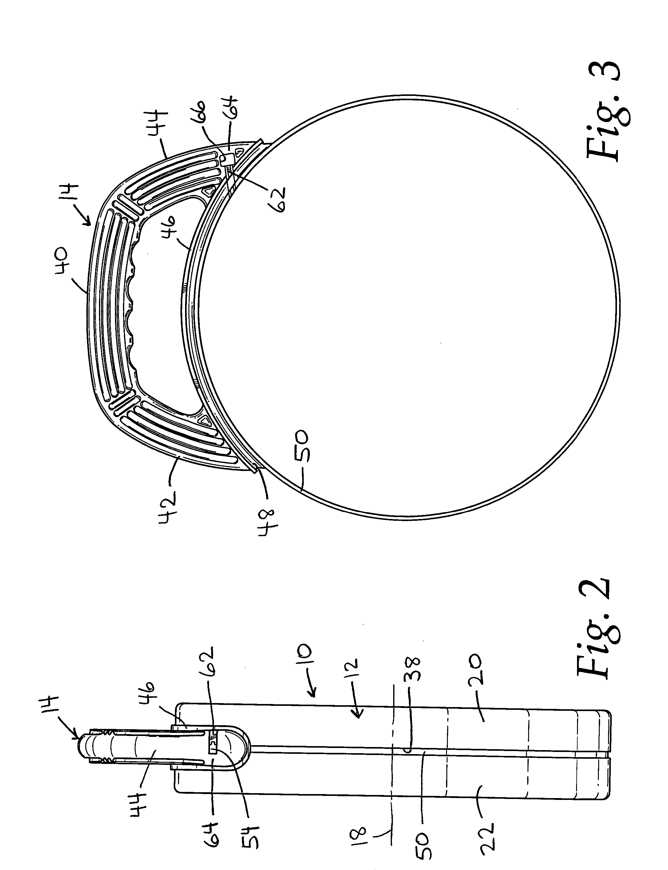 Fish tape handle with retention feature