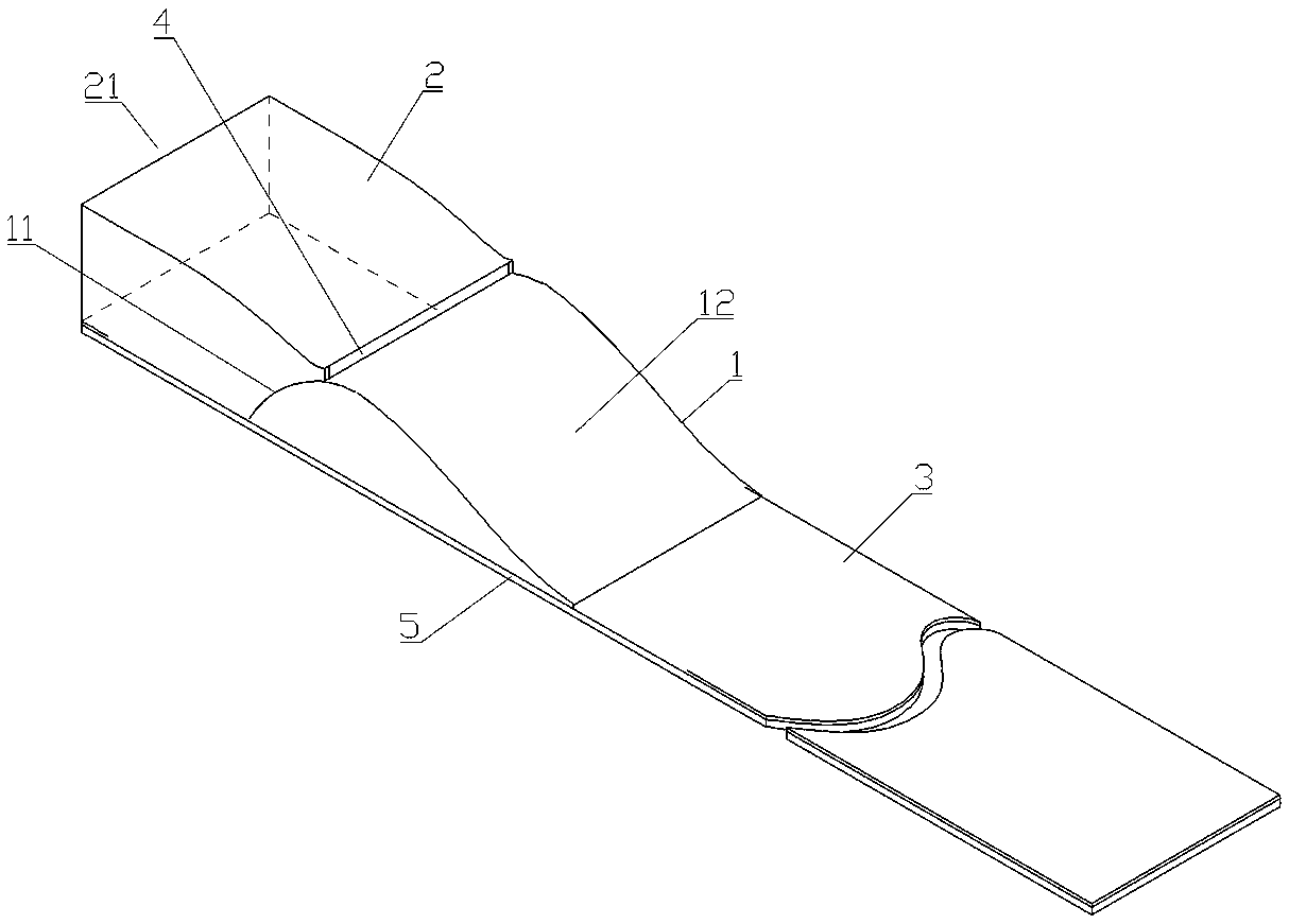 Solid wall radiation convection air conditioner capable of using air film for heat exchange