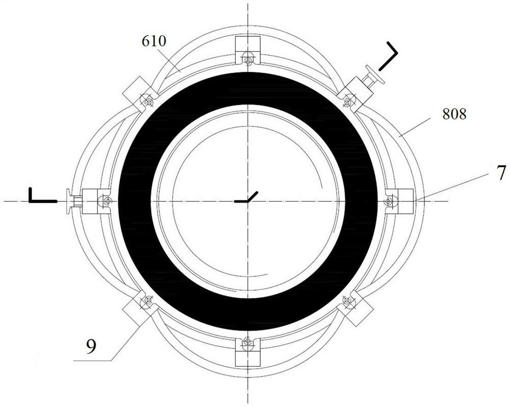 Adjusting device suitable for building differential settlement