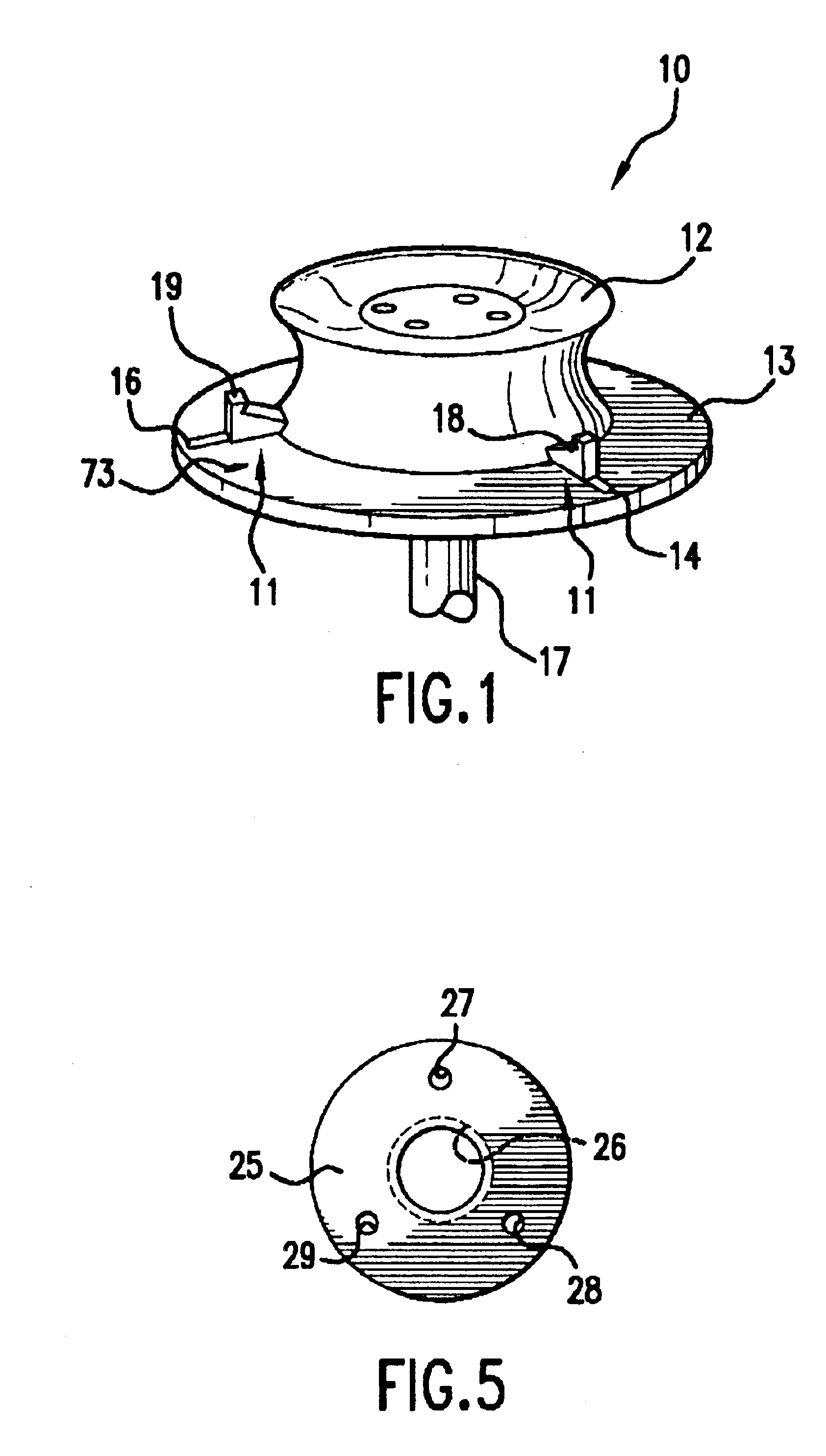 Powered turntable with universal, self-adjusting chuck for holding auto wheels and the like for polishing