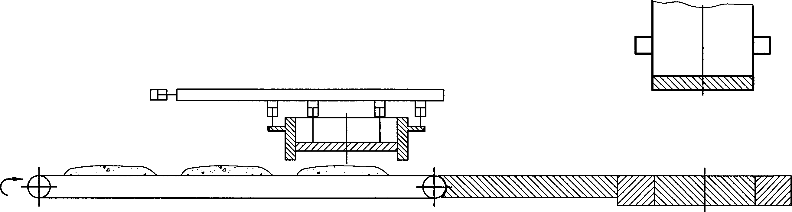 Method for conveying ceramic powder to mould and distributing mechanism