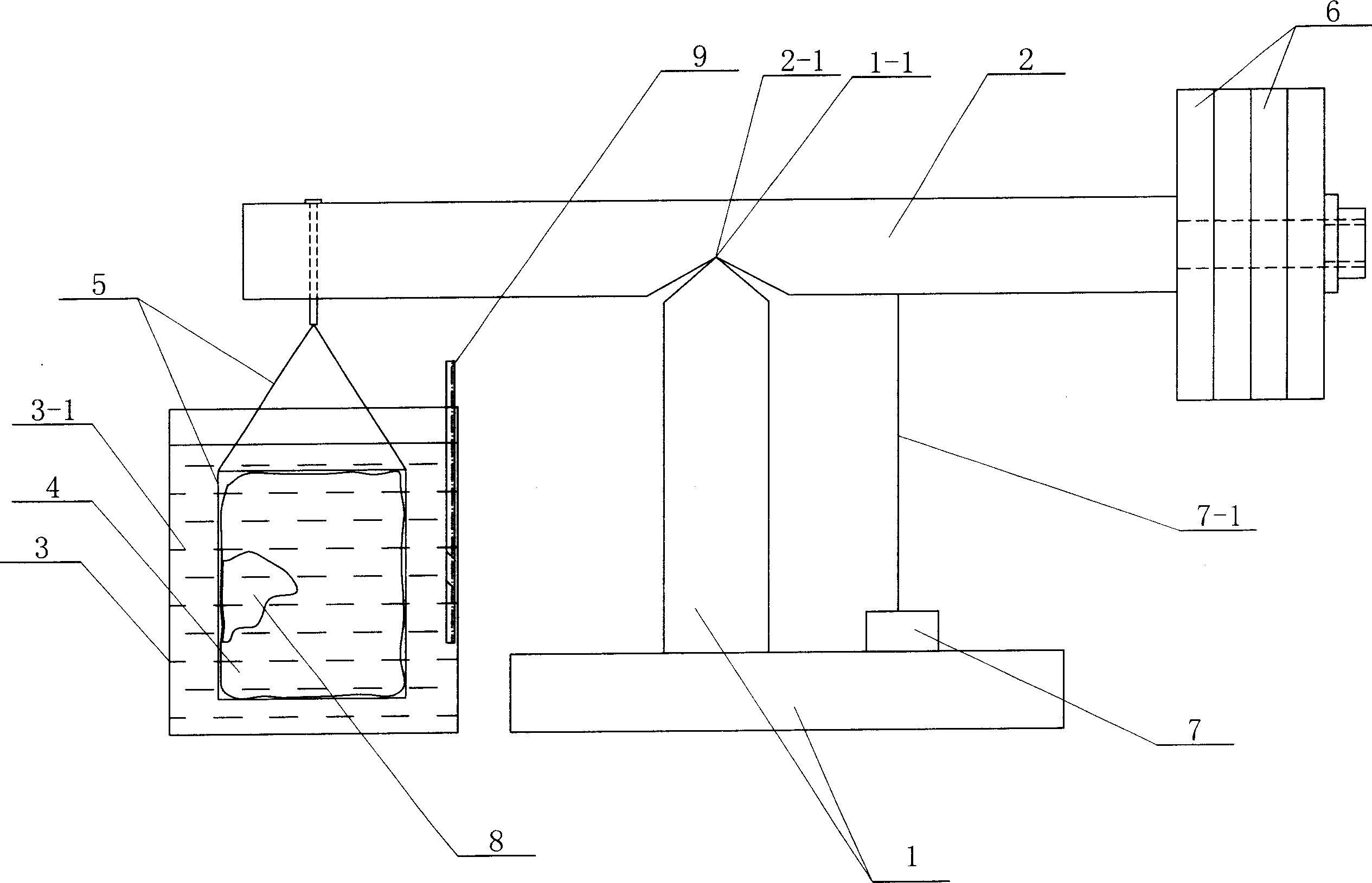 Automatic measuring device for volume change of concrete