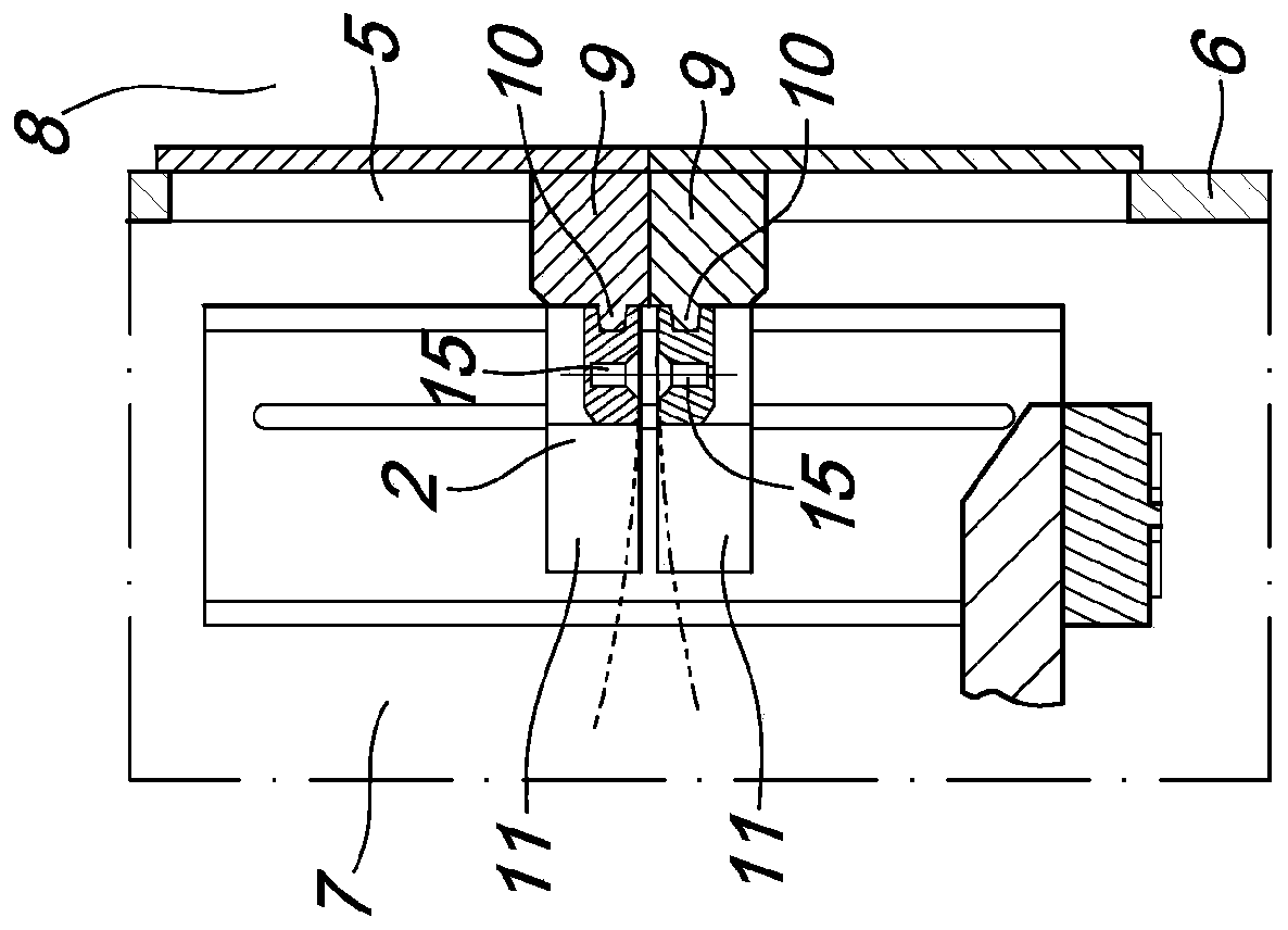 Extraction assembly of a content from a bag for pharmaceutical and chemical sectors