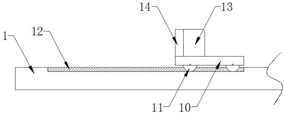 An auxiliary training device for preventing ligament strain