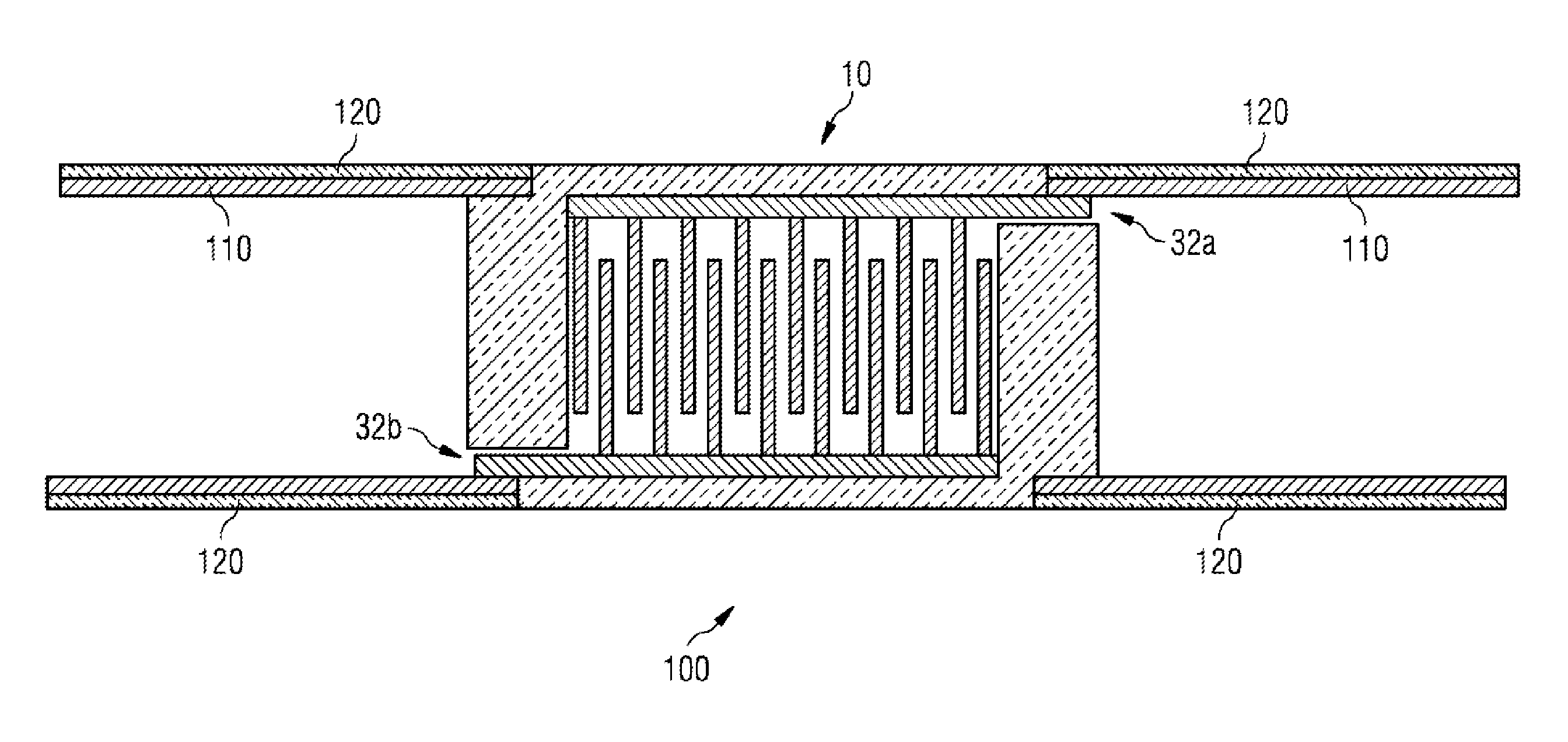 Capacitor device for a conductor loop in a device for the in-sity production of heavy oil and bitumen from oil-sand deposits