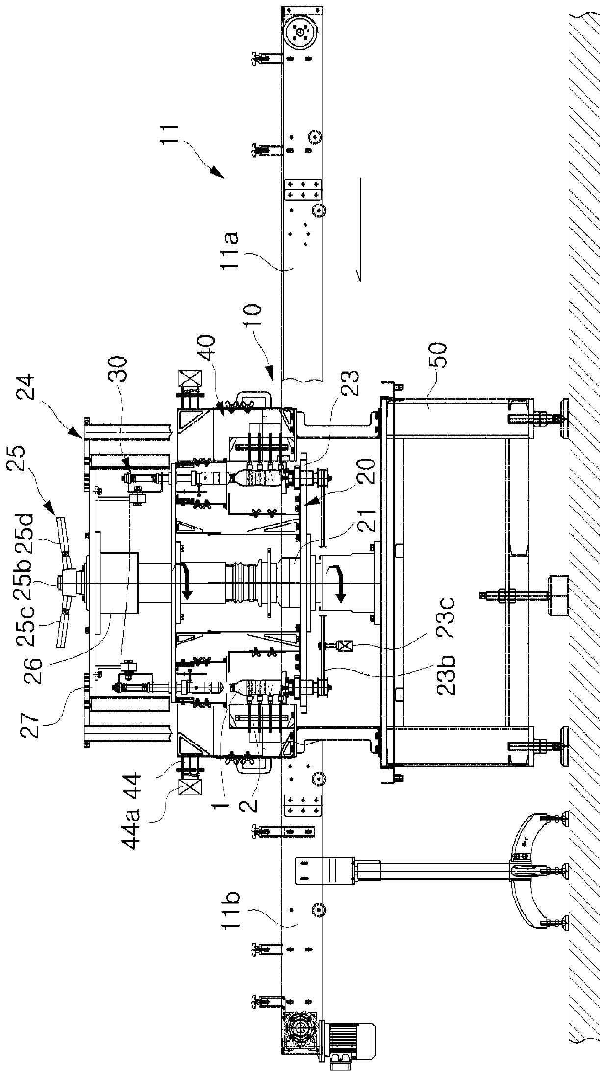 Rotary heat shrinkable label paper attachment device