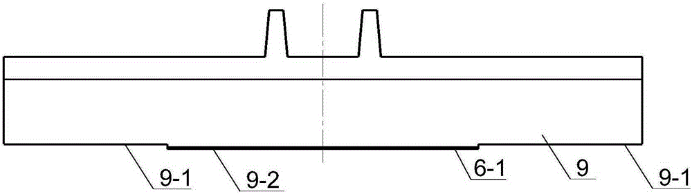 A metal and rubber composite wear-resistant track