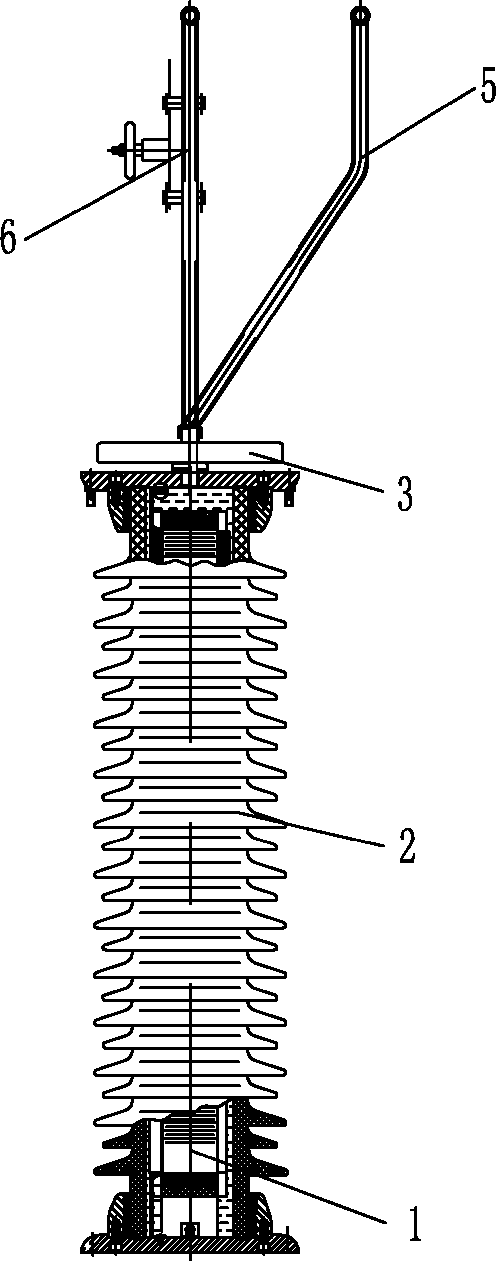 External-expander capacitive voltage transformer and vacuum treatment method thereof