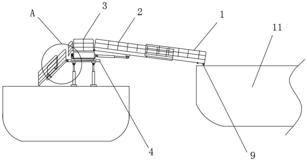 Rapid rescue channel device with wave compensation for offshore rescue ship