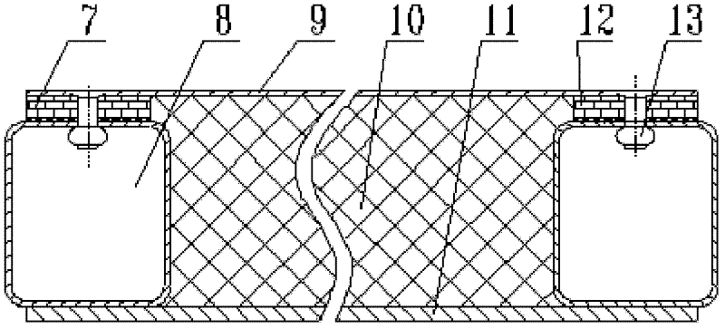 Novel heat insulation structure for segmented cabin body and segmented cabin body with novel heat insulation structure