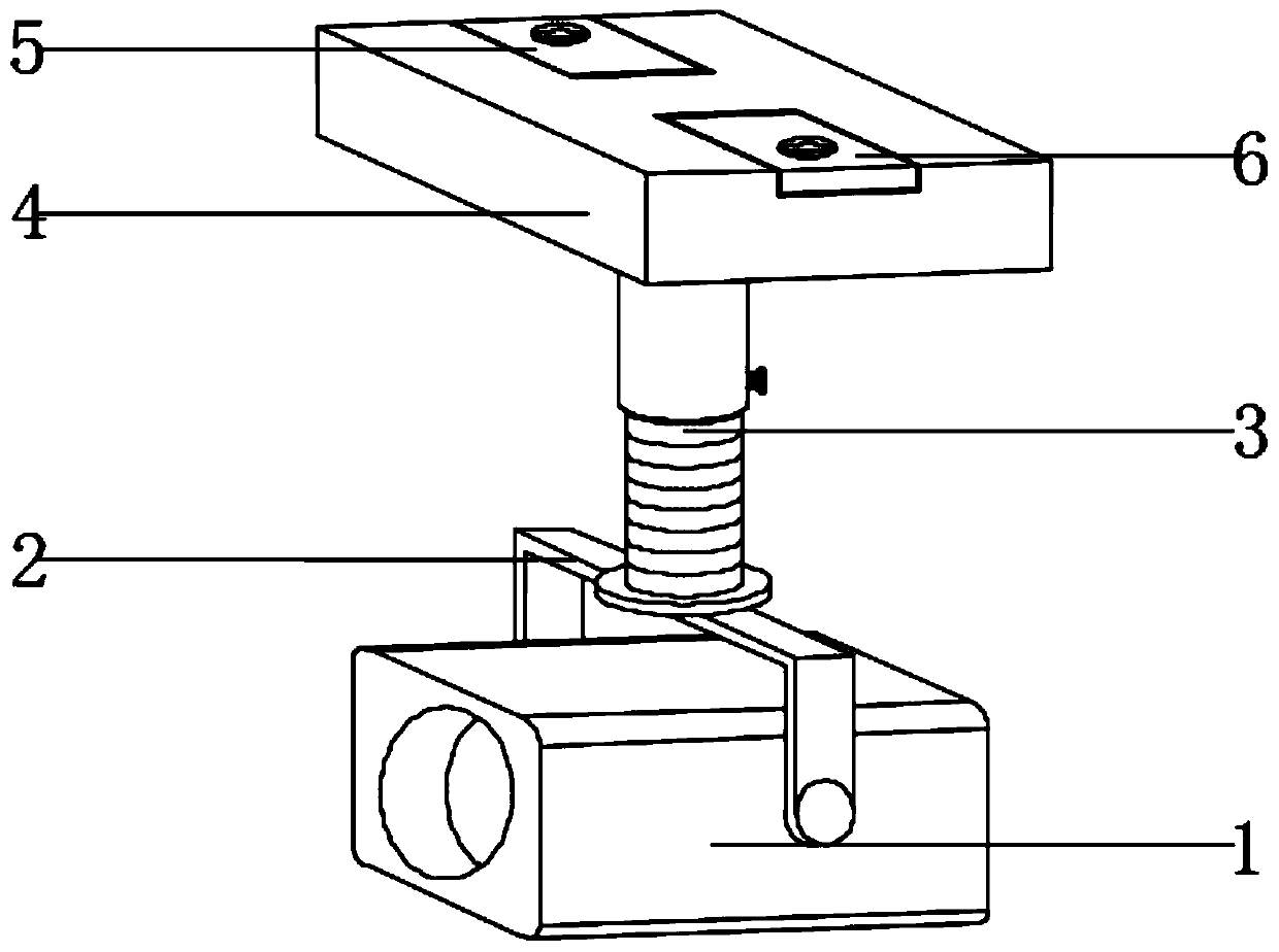 Light assisting device for exhibiting engraved artworks