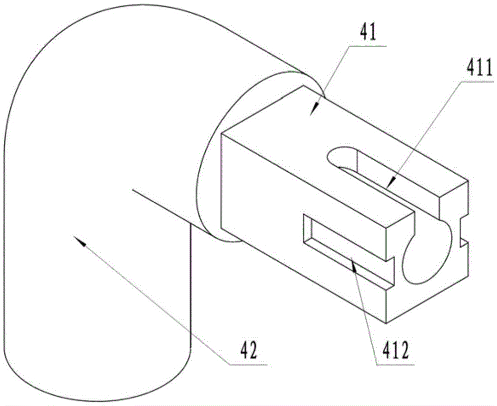 Automatic lubrication device arranged between material barrel and plunger chip