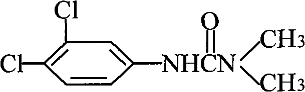 Hexazinone diuron weeding composition