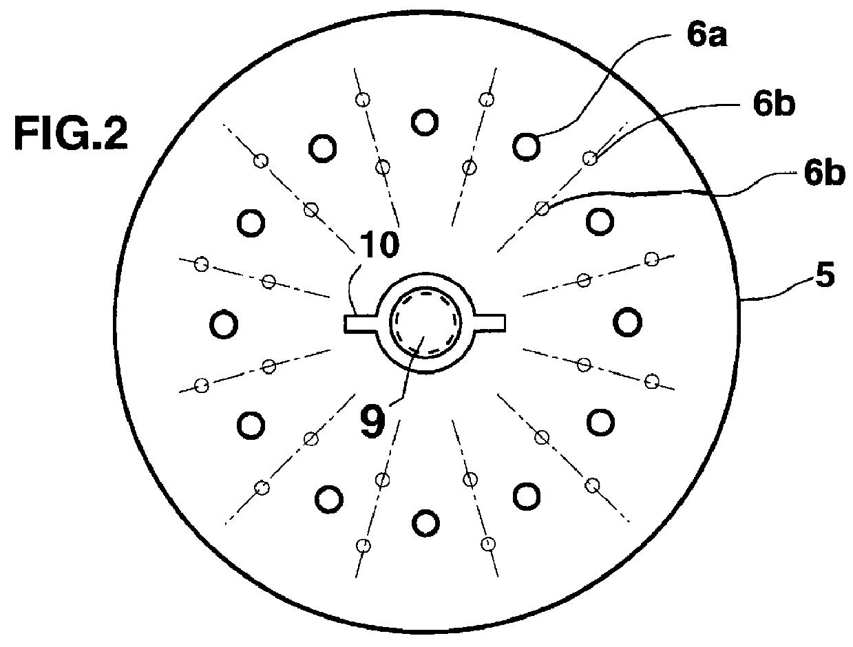 Pulsating spraying device