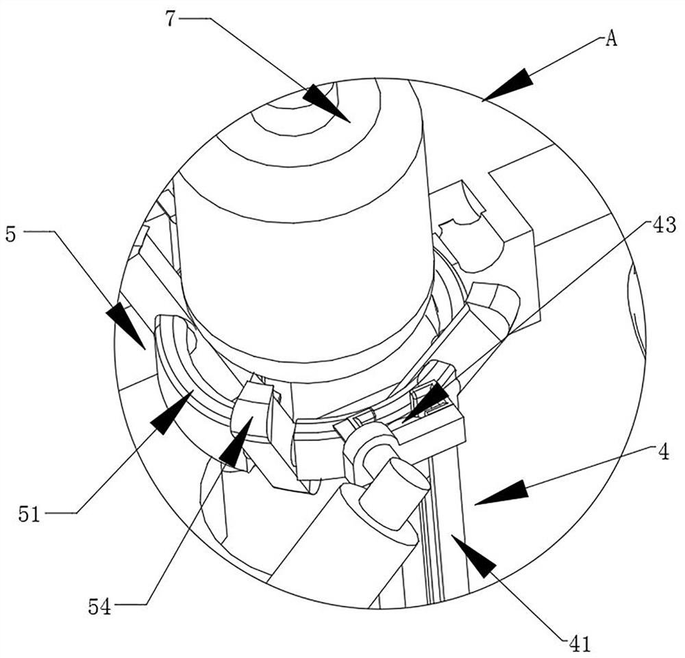 A fast assembly device for a power bracket of a transport vehicle