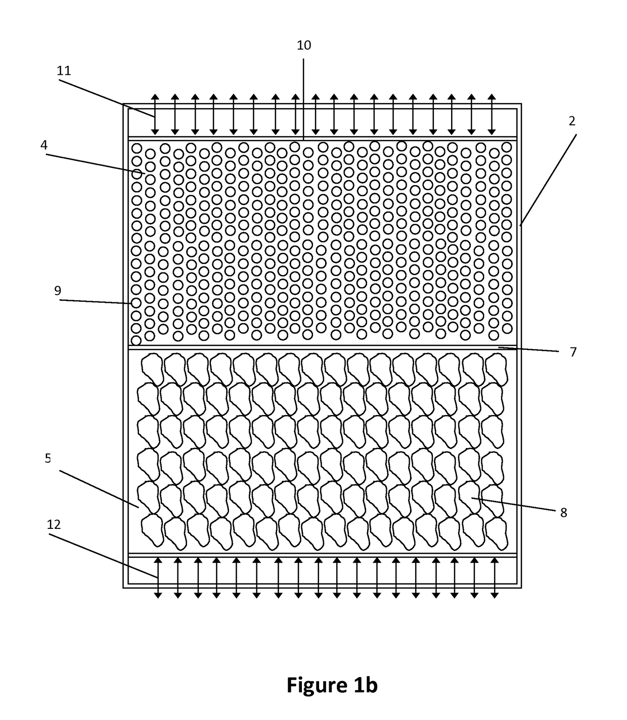 Thermal energy storage system combining sensible heat solid material and phase change material