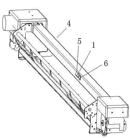 Automatic cloth spreading tightness adjusting device of cloth spreading machine