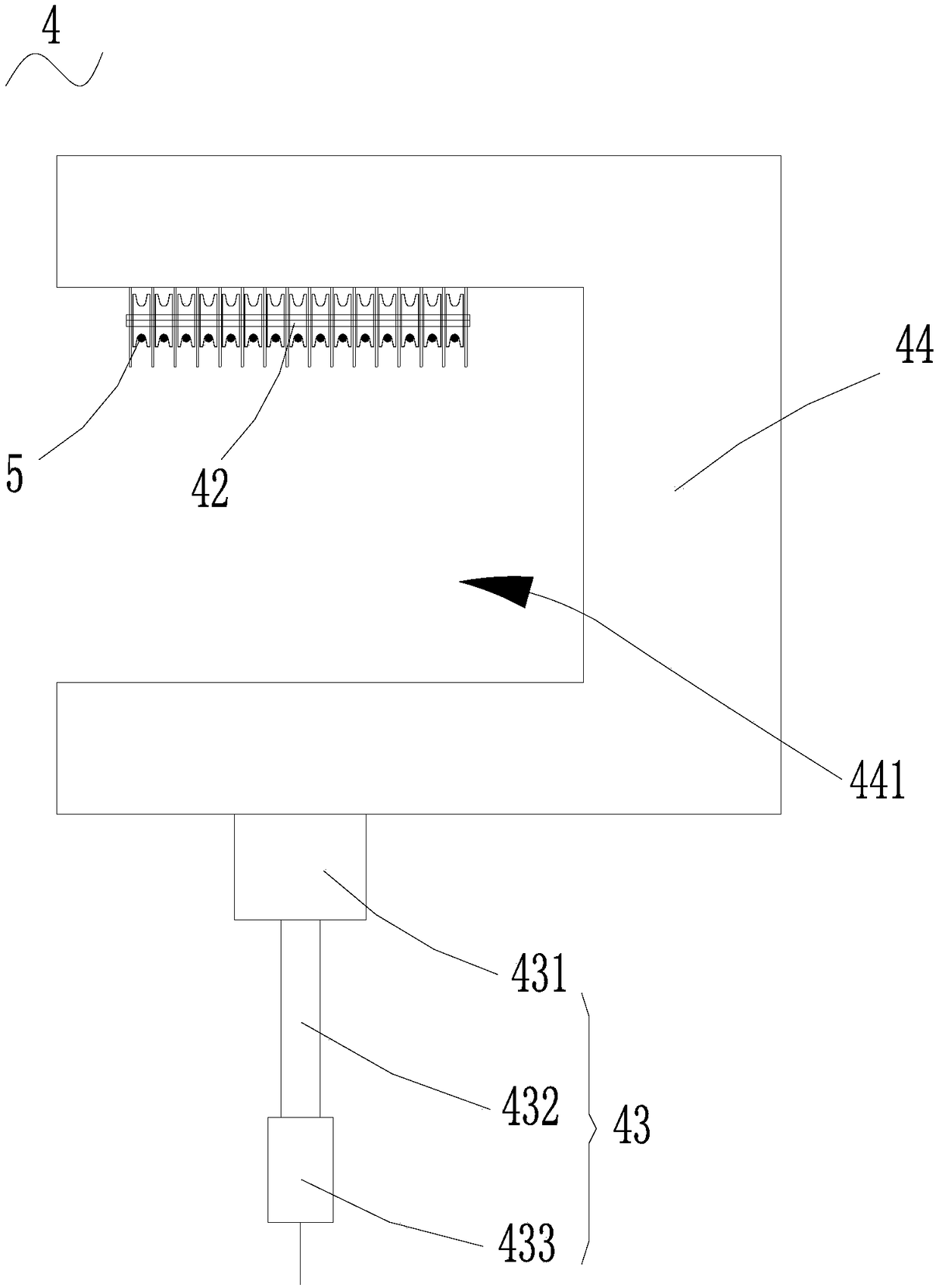 Hanging type multi-tower multi-span cable crane with C-shaped overhead travelling cranes and overhead travelling crane spanning method thereof