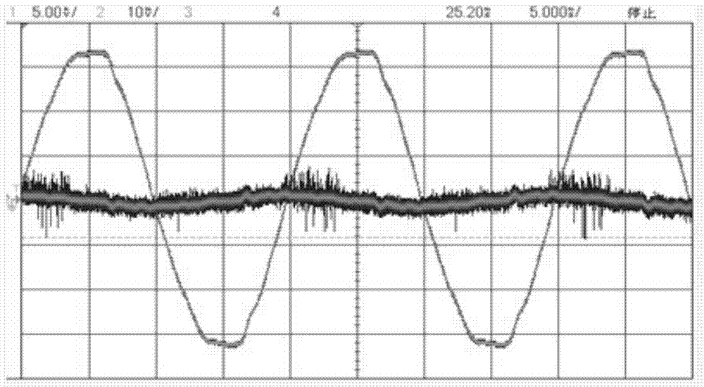 High-repeatability standard creeping discharge model device