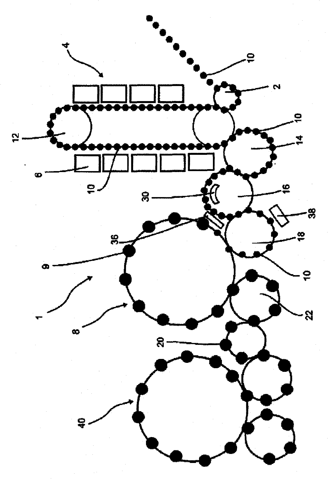 Device and method for sterilising plastic parisons