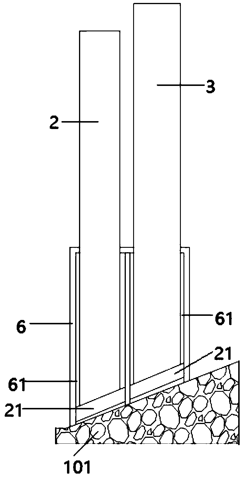 Breakwater with good adaptability and method