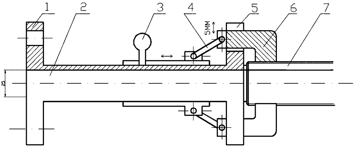 Self-centering chuck device