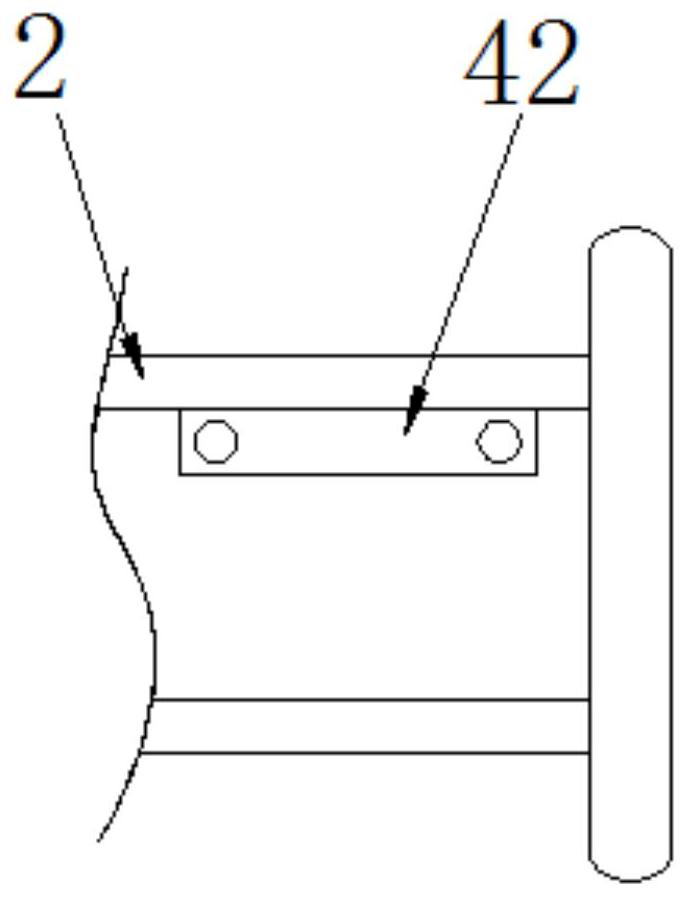 Variable-pressure water pump with stable output