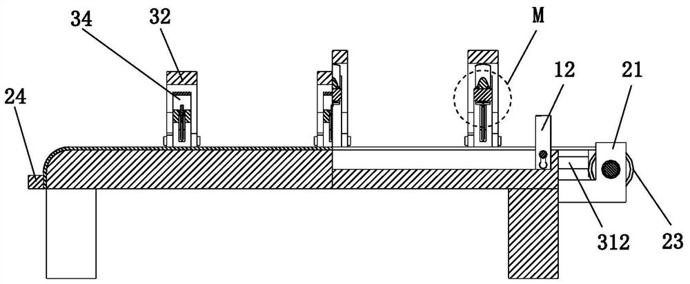 A kind of plastic film cutting device and cutting processing method