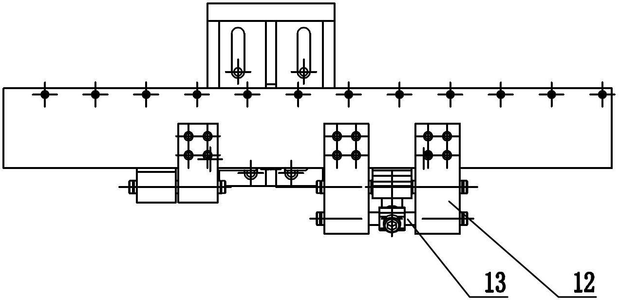 Automobile carpet step-in die structure