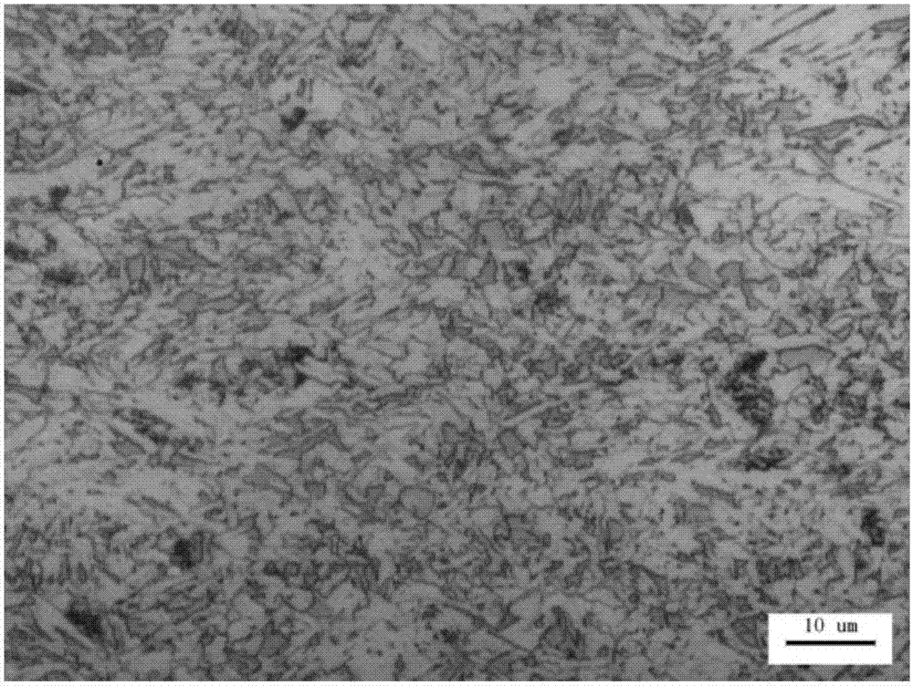 Hot-rolled complex phase steel plate with good broaching performance and production method thereof