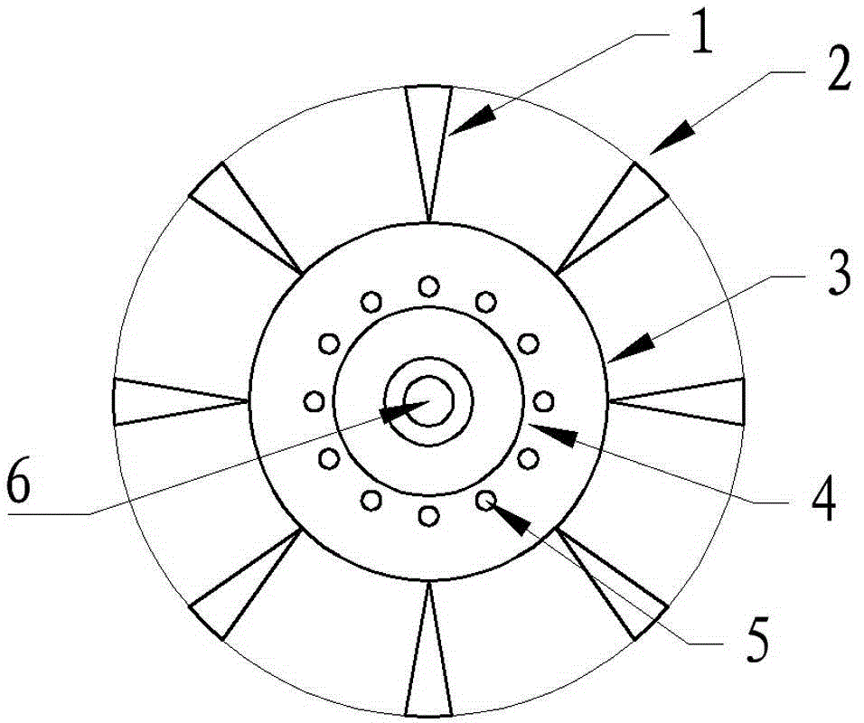 Anti-dust accumulation fan with wedge-shaped blades