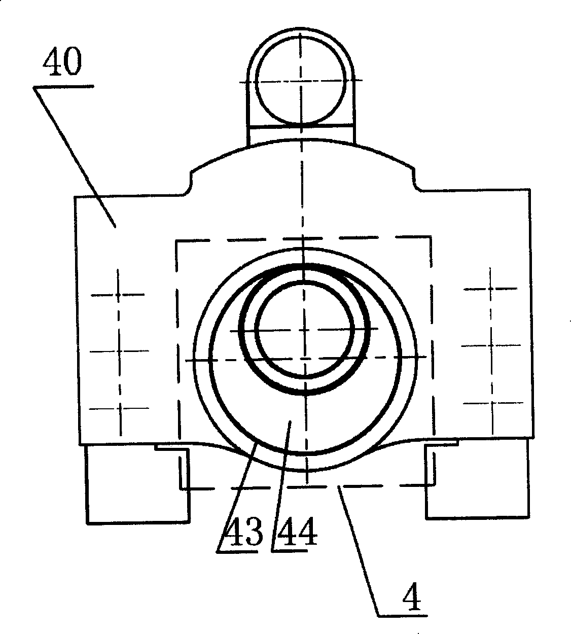 Active obstacle travelling robot walking clipping mechanism