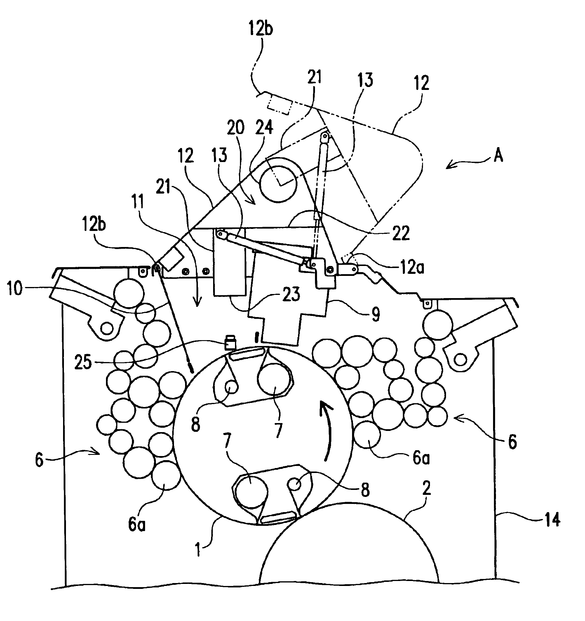 Printing press with a temperature control unit for a plate cylinder