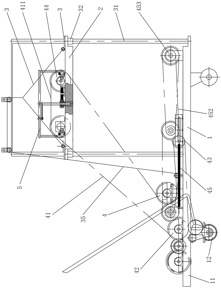 Cargo conveying on-frame machine