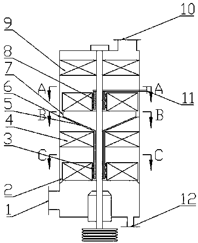 Device and method for removing methanol from methyl tert-butyl ether cracking product