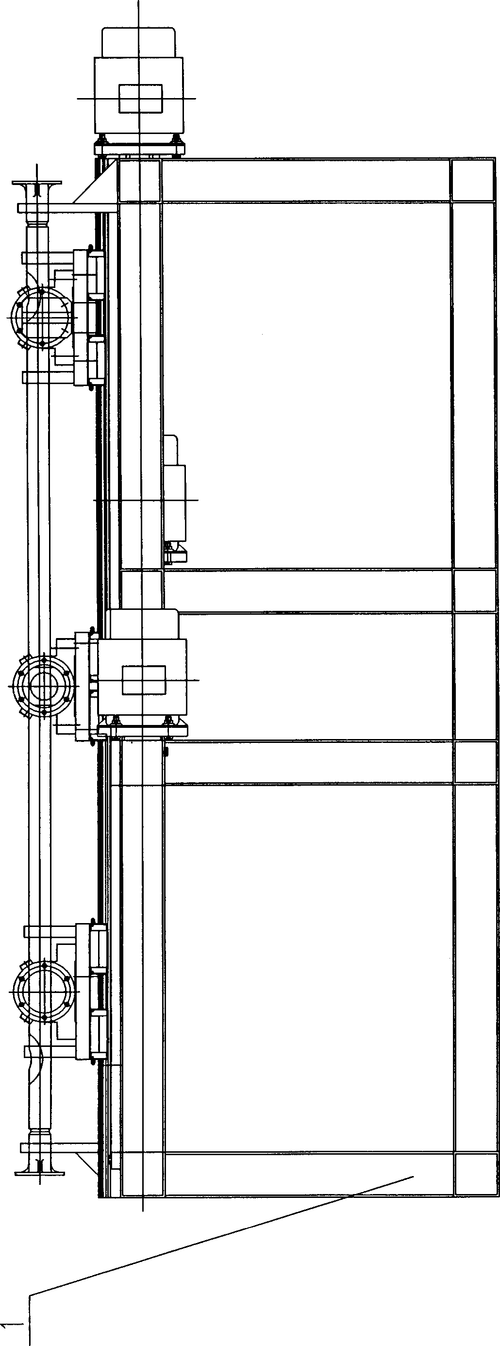 Device for adjusting bending of cross rod for rail wagon