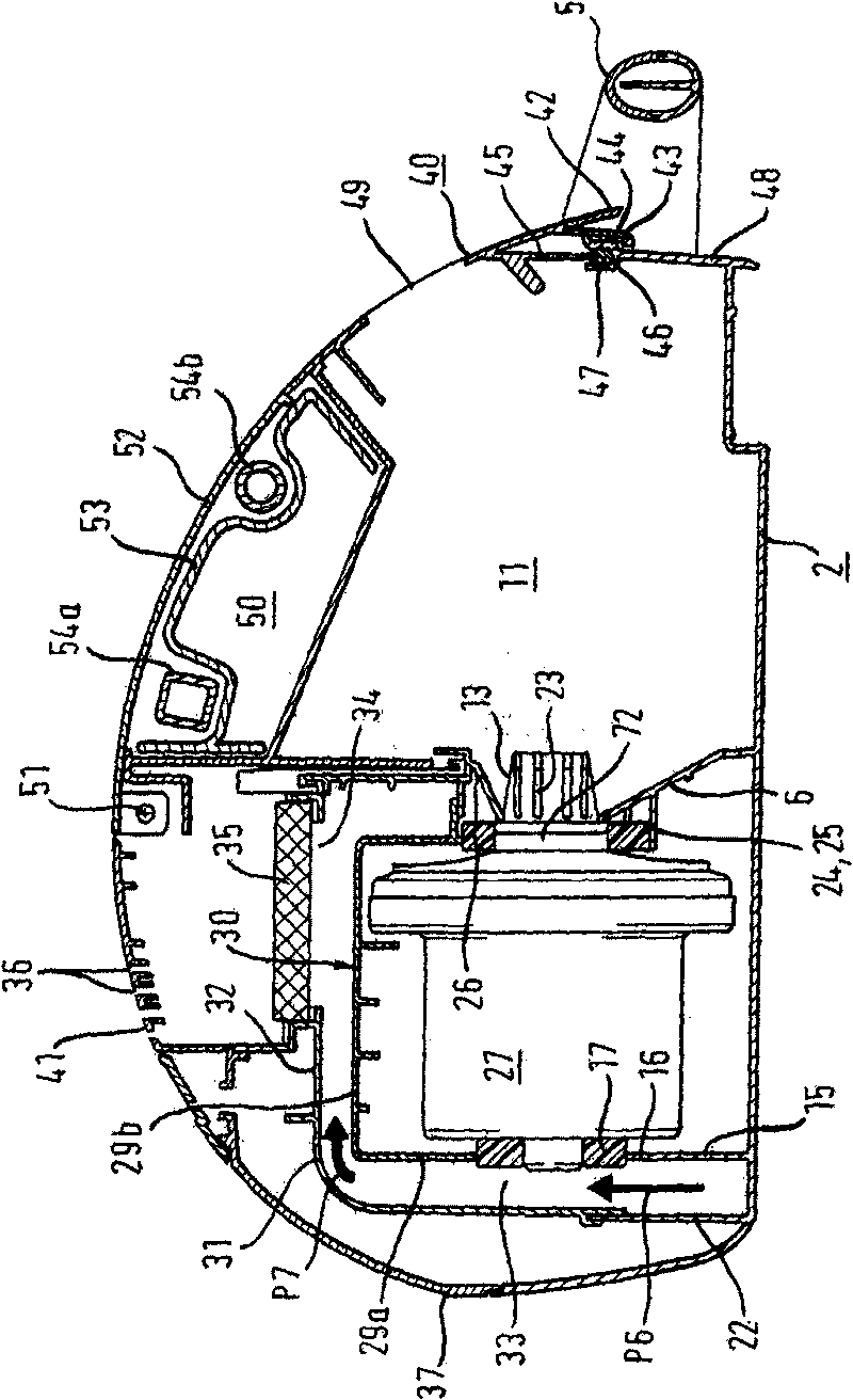 Vacuum cleaner having a blower capsule