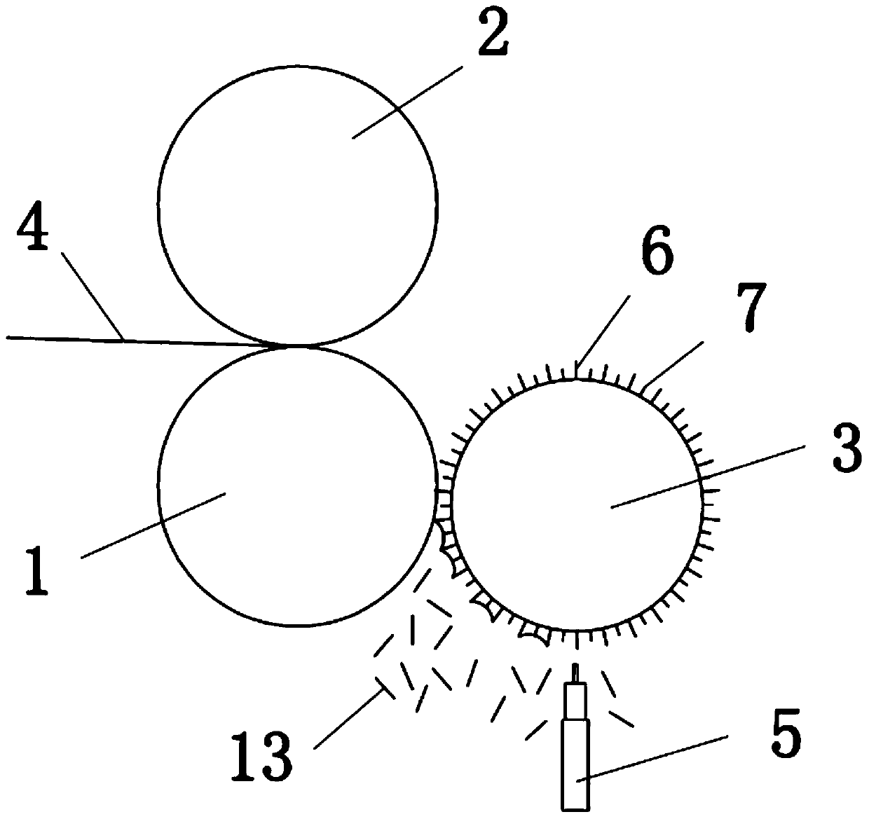 Carbon fiber yarn bundle chopping device and shearing method thereof