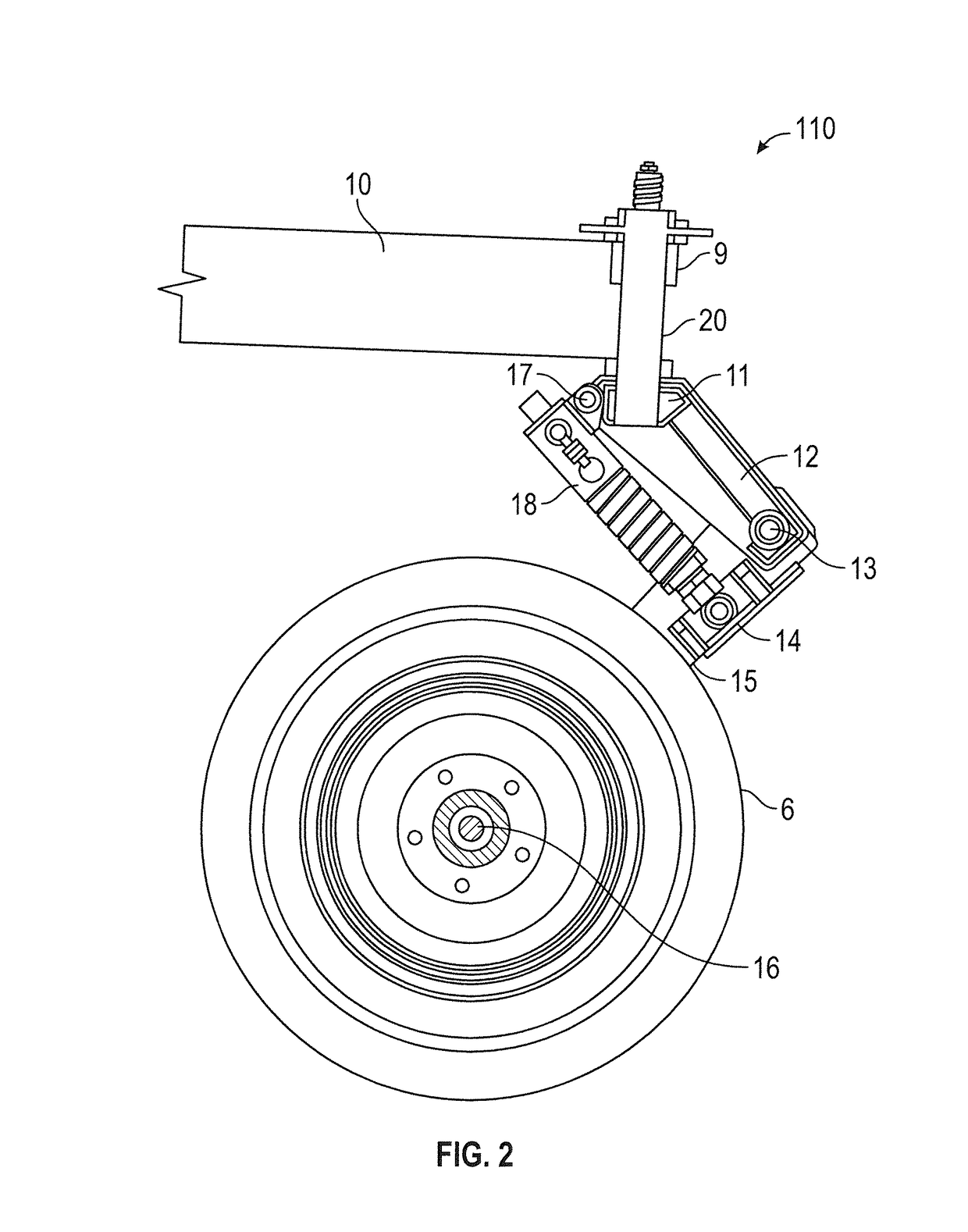 Swather with a single or double raking frame, device for arms with wheel rakes and corresponding wheel rakes