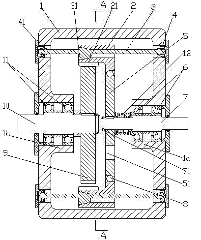 Constrained speed reducer with small teeth difference