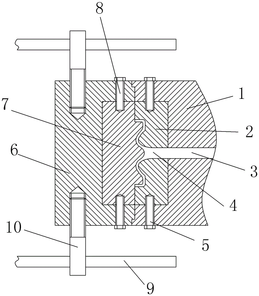 Heat chamber die-casting mold with slide block guide