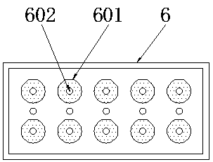 Ball collecting device suitable for physical education teaching