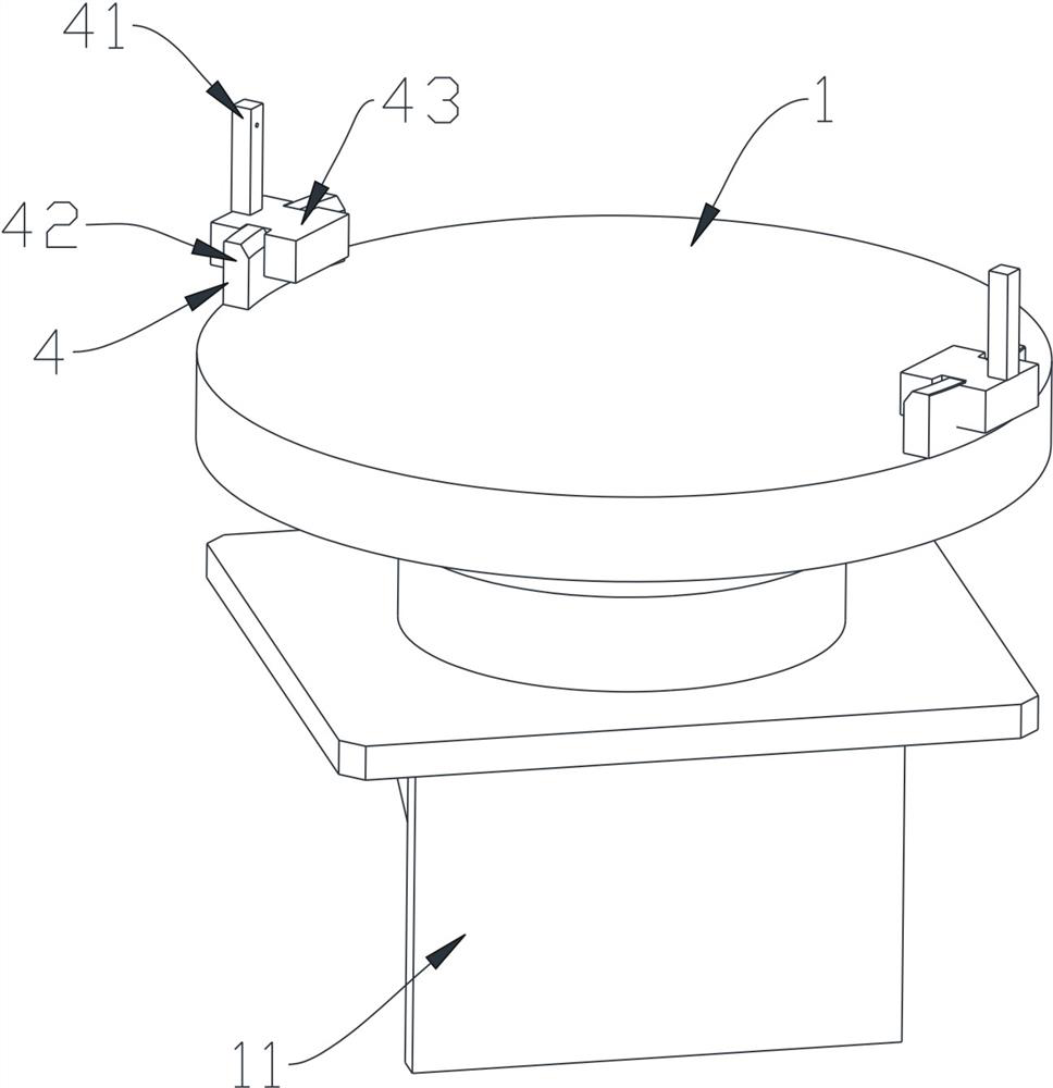 Device and method for calibrating working positions of polishing head and loading and unloading table